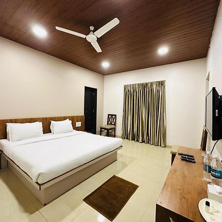 Hotel Grand Indu, 3 Star Kolhapur Exterior photo