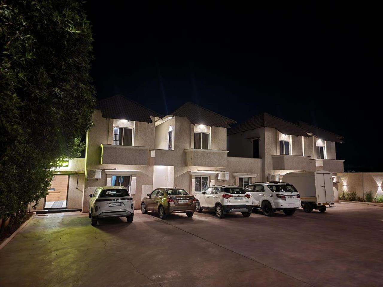 Hotel Grand Indu, 3 Star Kolhapur Exterior photo